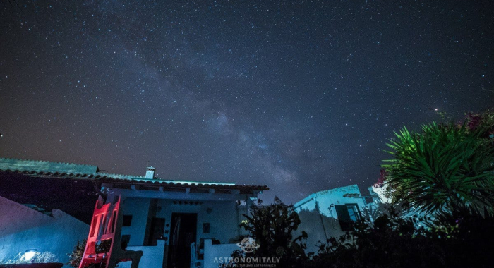 Casa-Morgana-Vacanze-Carloforte-Isola-San-Pietro-Italia-osservare-le-stelle-Sardegna-cagliari-Cieli-piu-belli-italia-Astronomitaly-astroturismo-astrotourism (6)