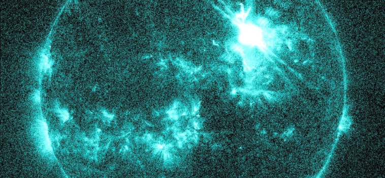 Flare Solare X5.1 dell’11 Novembre: Blackout Radio su Italia ed Europa e Possibili Aurore
