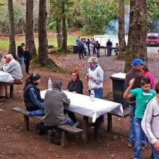 Tutti a pranzo al termine delle operazioni di pulizia