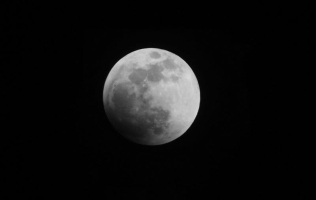 Eclissi penombrale parziale di Luna: cos’è e quando vederla